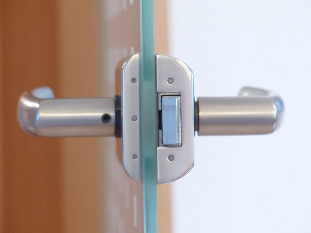 door repaire locksmith